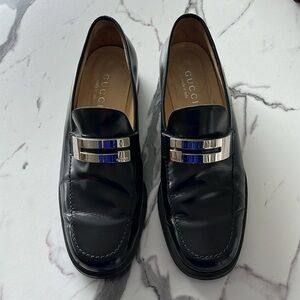 ❤️Classic GUCCI LOAFERS…Jet Black with silver logo!
